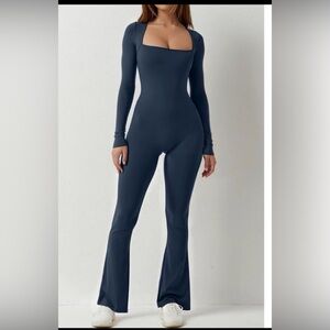 Jumpsuit from TIKTOK size small. NWOT